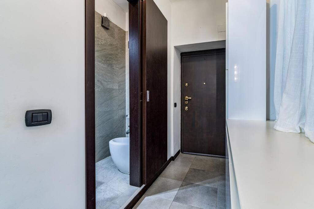 Ad Un Passo Dal Duomo Elegante Appartamento Wifi Milano Ngoại thất bức ảnh