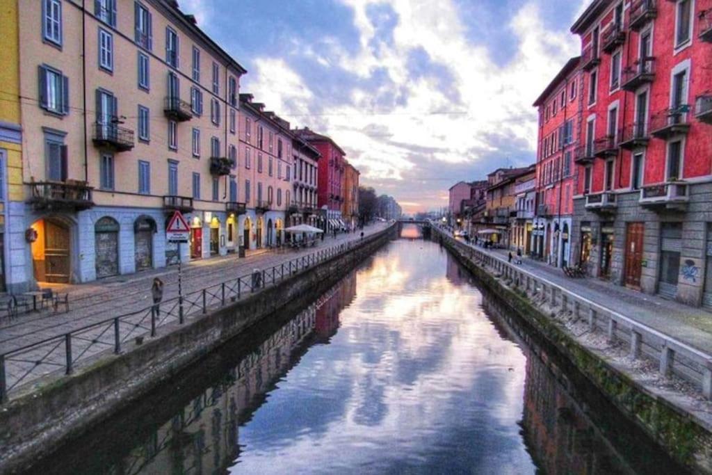 Ad Un Passo Dal Duomo Elegante Appartamento Wifi Milano Ngoại thất bức ảnh